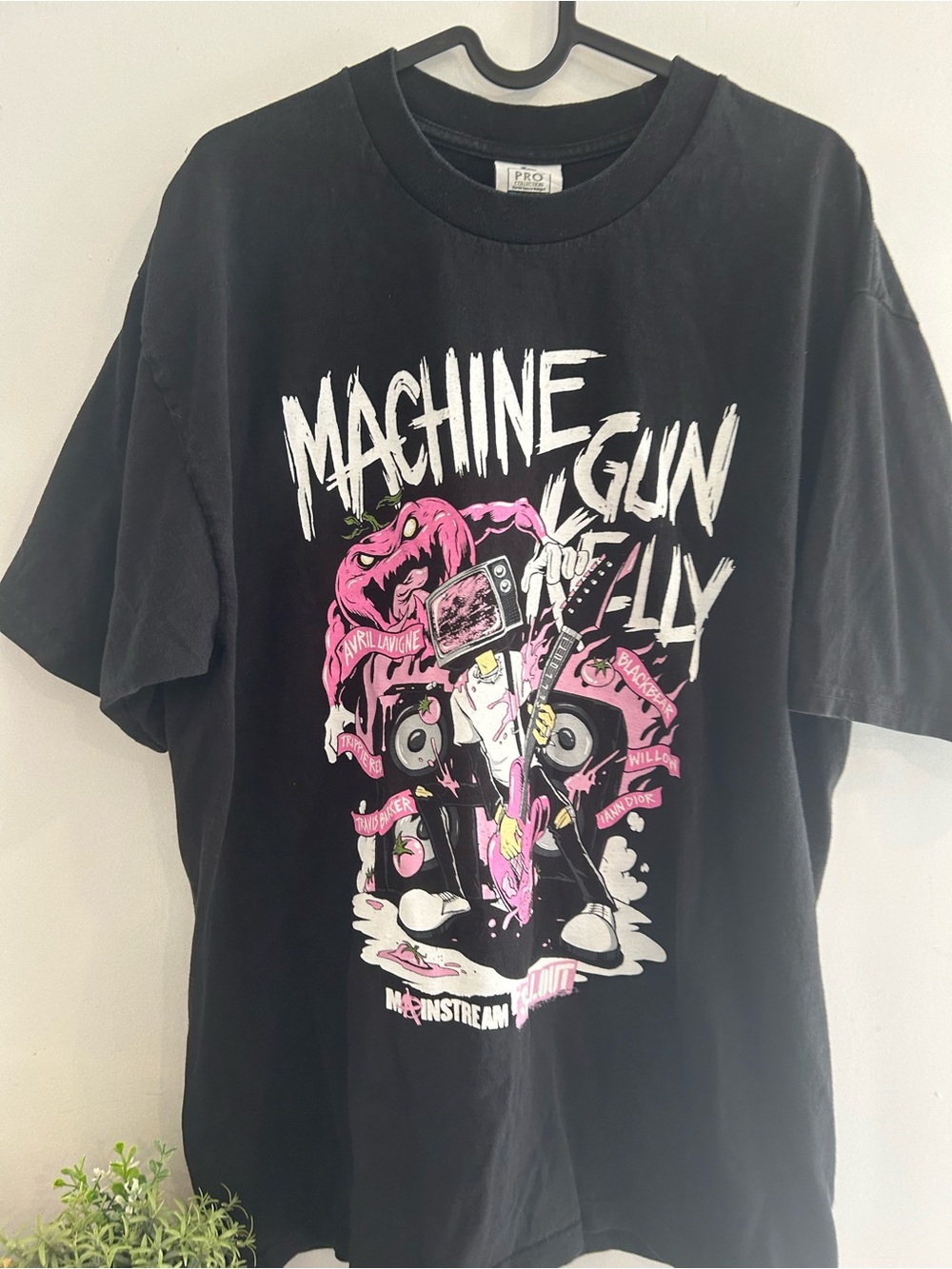 Machine Gun Kelly Music Concert Tour 2022 Black & Pink Graphic Band Tee XL